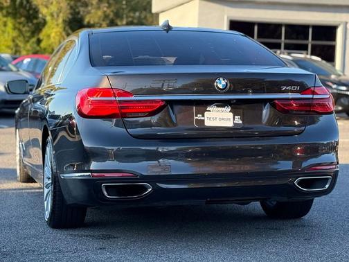 2016 BMW 740 740i