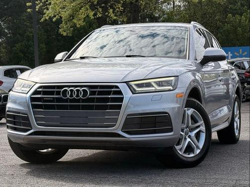Florett Silver Metallic 2018 Audi Q5 2.0T Tech Premium