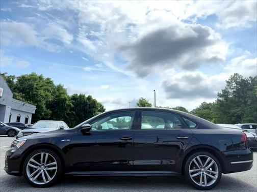 2018 Volkswagen Passat 2.0T R-Line