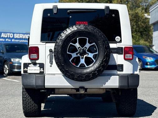 2013 Jeep Wrangler Sahara