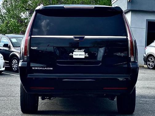 2017 Cadillac Escalade ESV Luxury