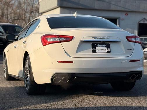 2018 Maserati Ghibli Base