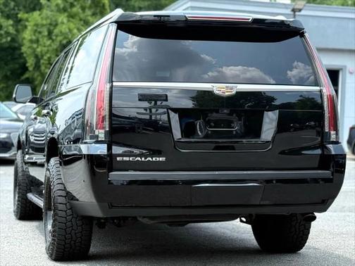 2017 Cadillac Escalade ESV Luxury