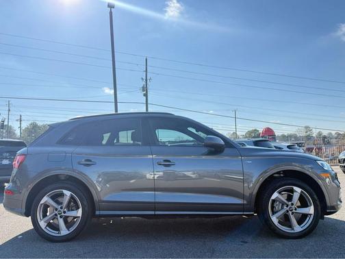 2020 Audi Q5 45 Titanium Premium