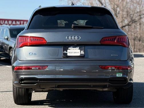 2020 Audi Q5 45 Titanium Premium