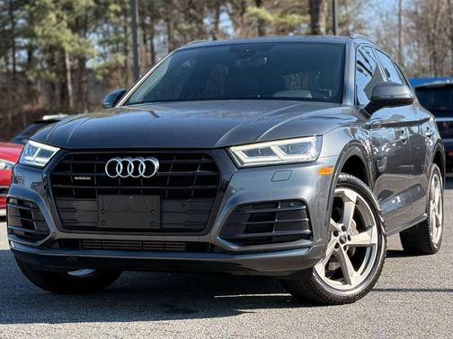 2020 Audi Q5 45 Titanium Premium