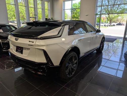 2025 Cadillac LYRIQ Sport