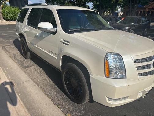 2013 Cadillac Escalade Premium