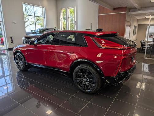 2025 Cadillac LYRIQ Sport