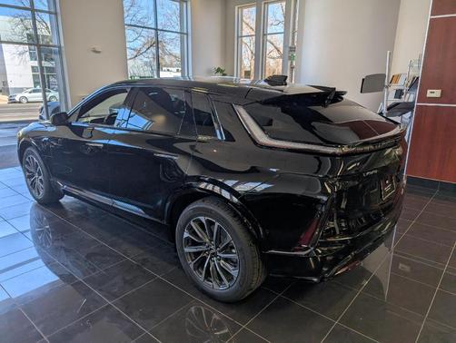 2025 Cadillac LYRIQ Sport