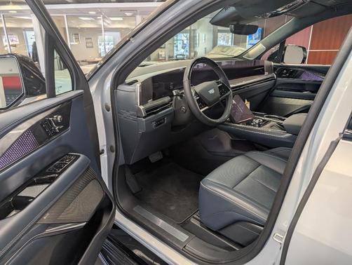 2025 Cadillac Escalade IQ Luxury 2