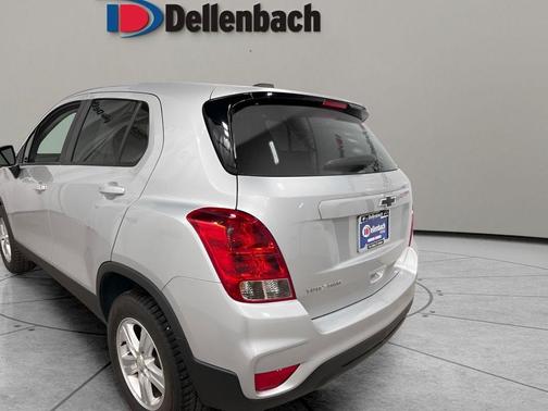 Silver Ice Metallic 2021 Chevrolet Trax LS