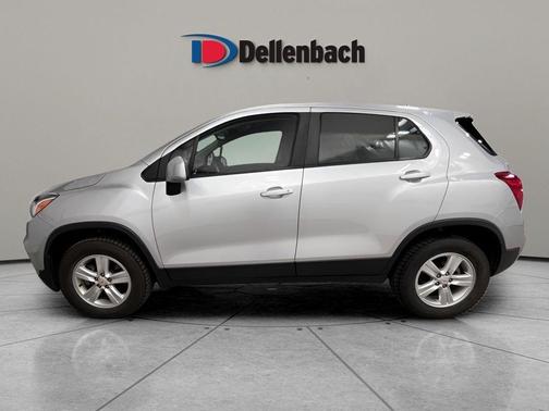 Silver Ice Metallic 2021 Chevrolet Trax LS
