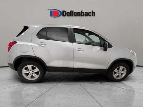 Silver Ice Metallic 2021 Chevrolet Trax LS