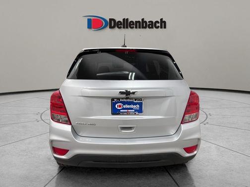 Silver Ice Metallic 2021 Chevrolet Trax LS