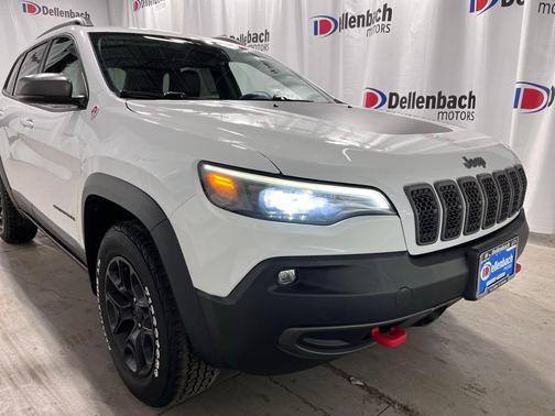 Bright White Clearcoat 2021 Jeep Cherokee Trailhawk