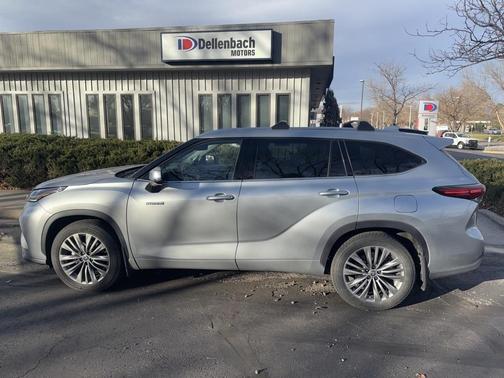 2021 Toyota Highlander Hybrid Platinum