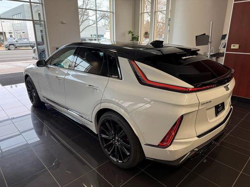 2026 Cadillac LYRIQ V Premium