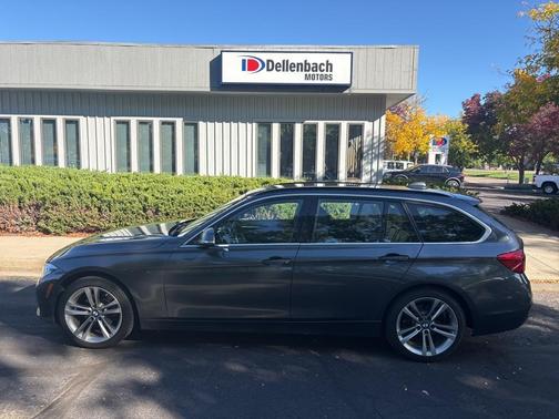 2017 BMW 330 i xDrive