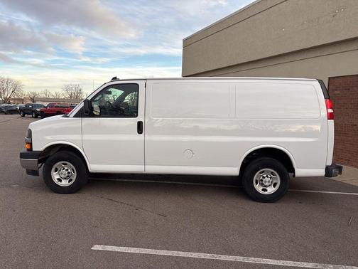 2024 Chevrolet Express 2500 Work Van