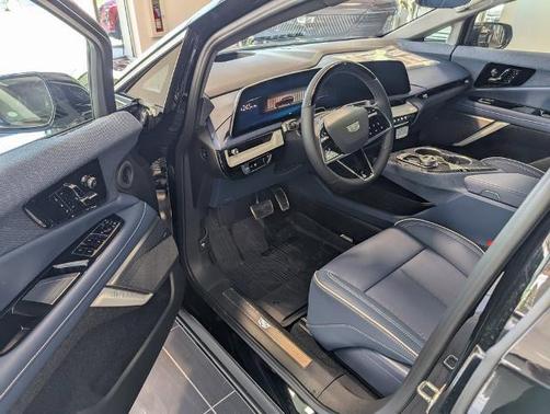 2025 Cadillac OPTIQ Luxury