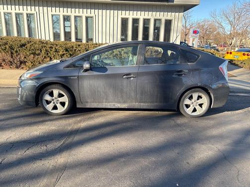 2010 Toyota Prius III