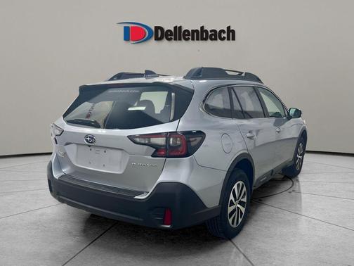 Ice Silver Metallic 2022 Subaru Outback Premium