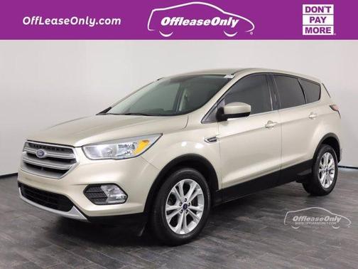 Photo 1 of 36 of 2017 Ford Escape SE