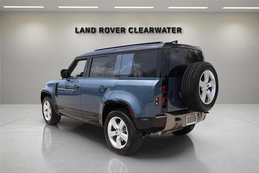 2025 Land Rover Defender P400 X-Dynamic SE