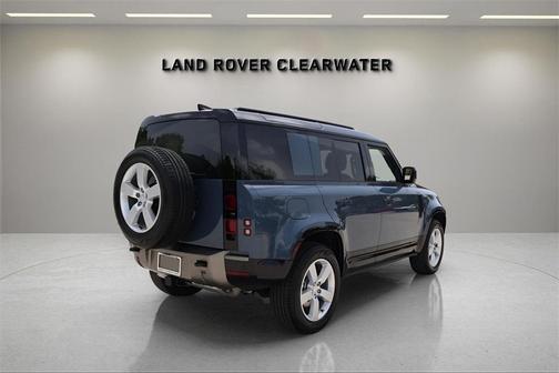 2025 Land Rover Defender P400 X-Dynamic SE