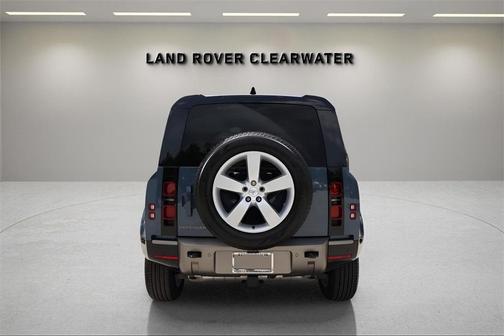 2025 Land Rover Defender P400 X-Dynamic SE