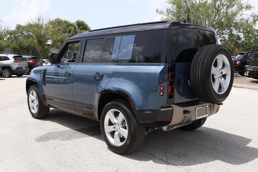 2025 Land Rover Defender P400 X-Dynamic SE