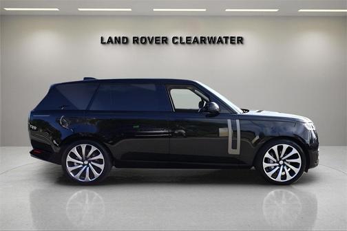 2025 Land Rover Range Rover P400 SE 7 Seat