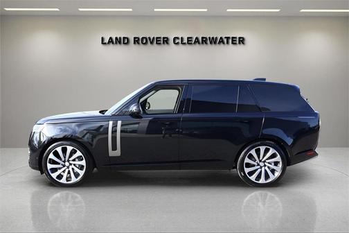 2025 Land Rover Range Rover P400 SE 7 Seat