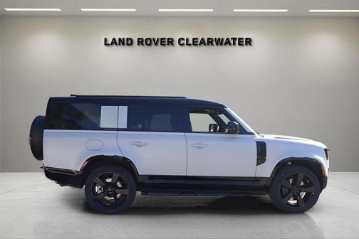 2026 Land Rover Defender 110 X-Dynamic SE