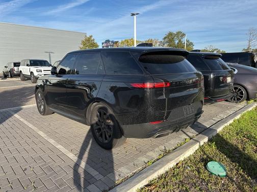 2024 Land Rover Range Rover Sport SE