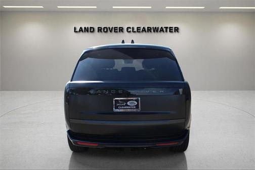 2025 Land Rover Range Rover P530 SE