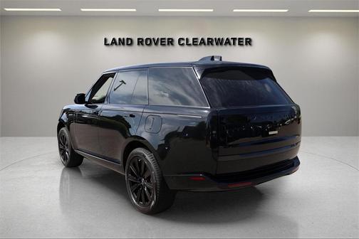 2025 Land Rover Range Rover P550e SE