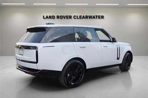 2026 Land Rover Range Rover SE