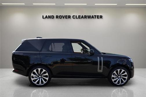 2025 Land Rover Range Rover P530 SE