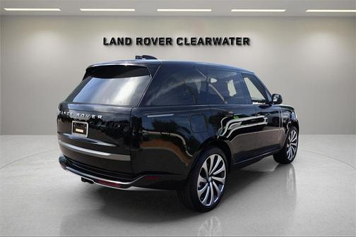 2025 Land Rover Range Rover P530 SE