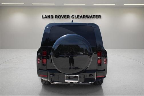 2025 Land Rover Defender P400 X-Dynamic SE