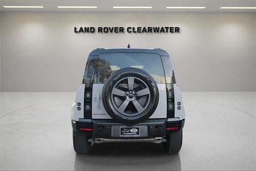 2026 Land Rover Defender 110 X-Dynamic SE