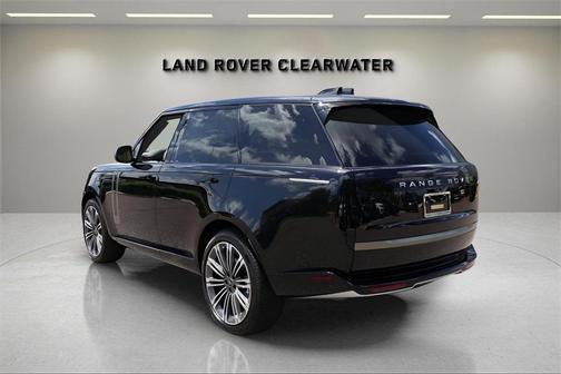 2025 Land Rover Range Rover P400 SE