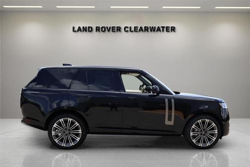 2025 Land Rover Range Rover P400 SE