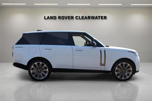 2025 Land Rover Range Rover P400 SE