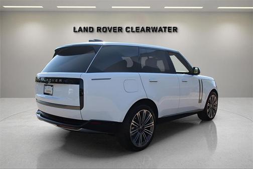 2025 Land Rover Range Rover P400 SE
