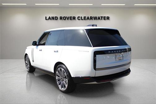 2025 Land Rover Range Rover P400 SE