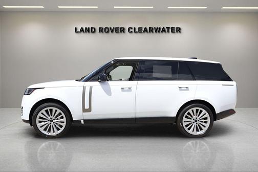 Fuji White 2026 Land Rover Range Rover P400 SE 7 Seat