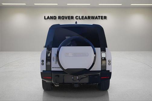 2026 Land Rover Defender 130 X-Dynamic SE